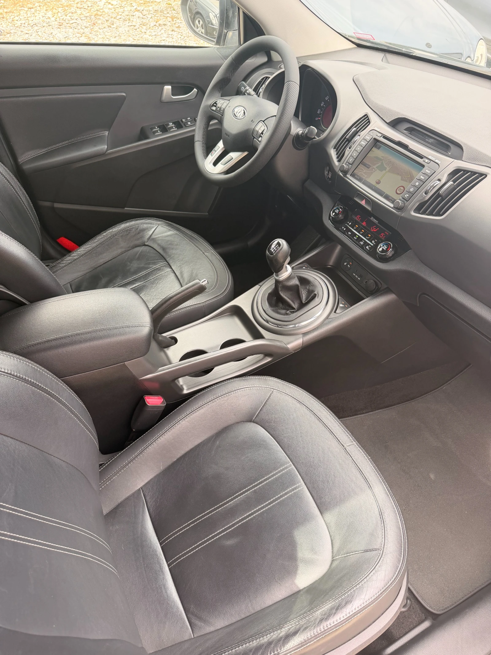Kia Sportage, снимка 9 - Автомобили и джипове - 54541946