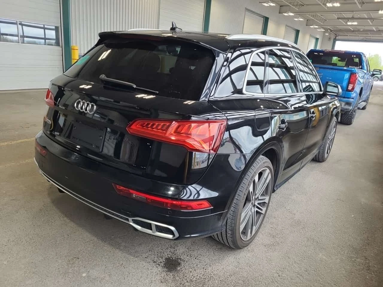 Audi SQ5  TECHNIK / 360 / AMBIENT / ПОДГРЕВИ / АВТОКРЕДИТ , снимка 3 - Автомобили и джипове - 54582106