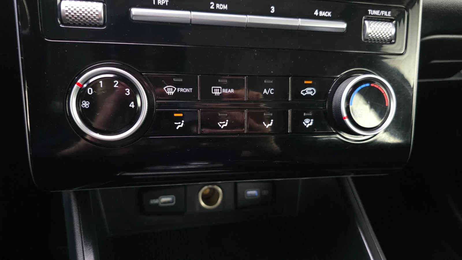 Hyundai Tucson * DIESEL* 2.0* 186HP* , снимка 14 - Автомобили и джипове - 54847185