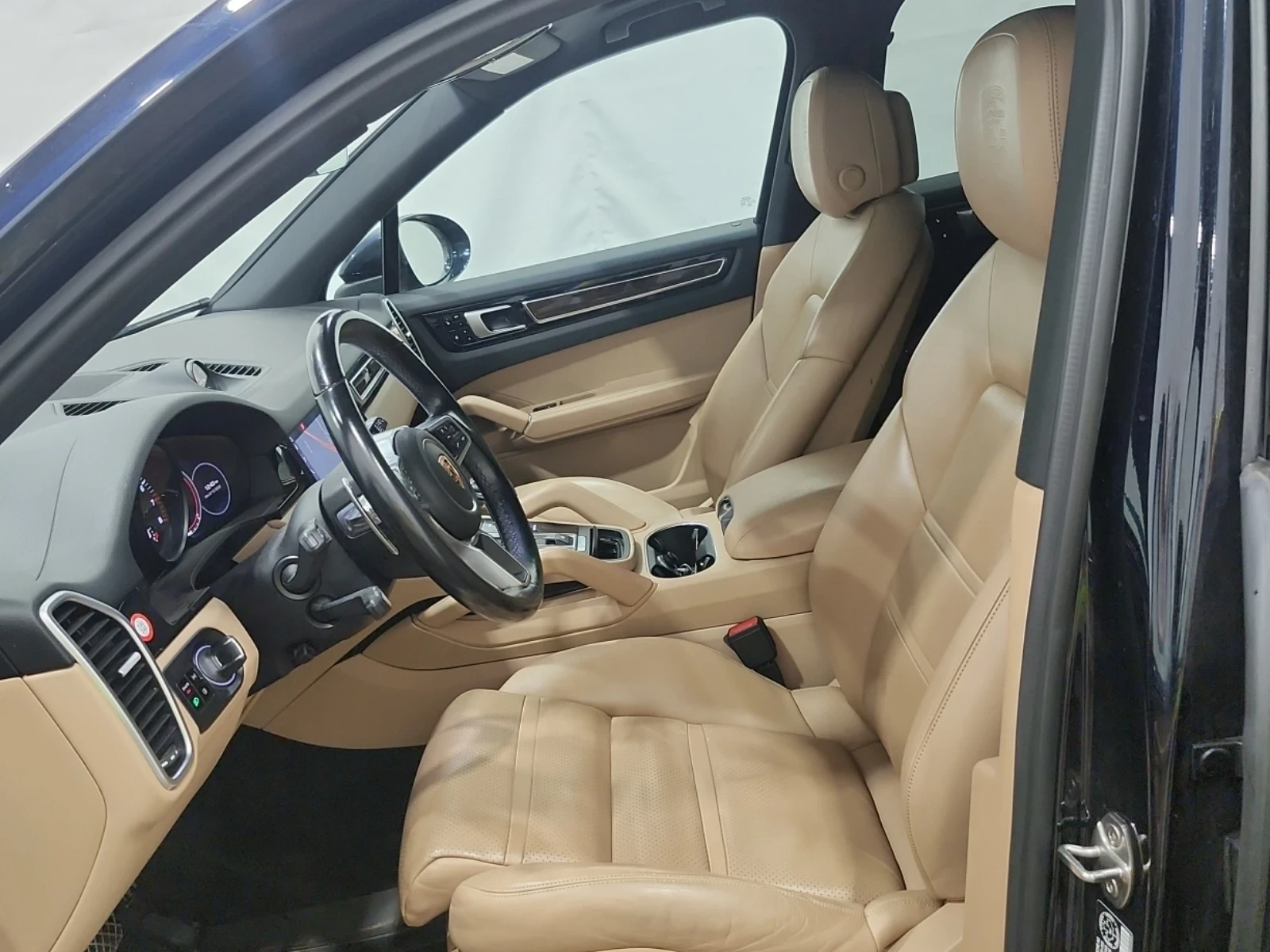 Porsche Cayenne AWD* 2КЛЮЧА* 2РИ ГУМИ И ДЖАНТИ* ПОДГРЕВ* CARFAX , снимка 9 - Автомобили и джипове - 55644083