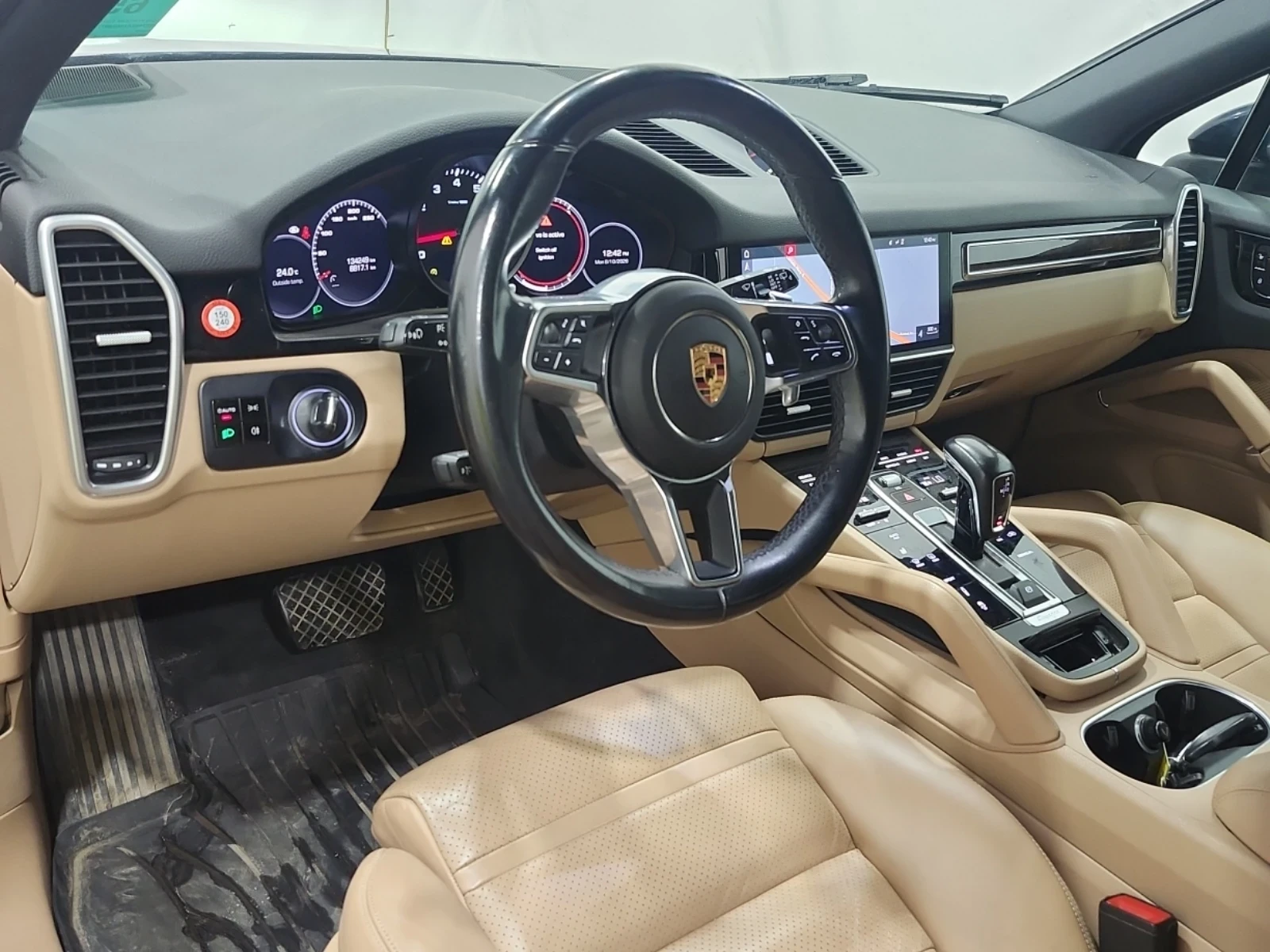 Porsche Cayenne AWD* 2КЛЮЧА* 2РИ ГУМИ И ДЖАНТИ* ПОДГРЕВ* CARFAX , снимка 8 - Автомобили и джипове - 55644083