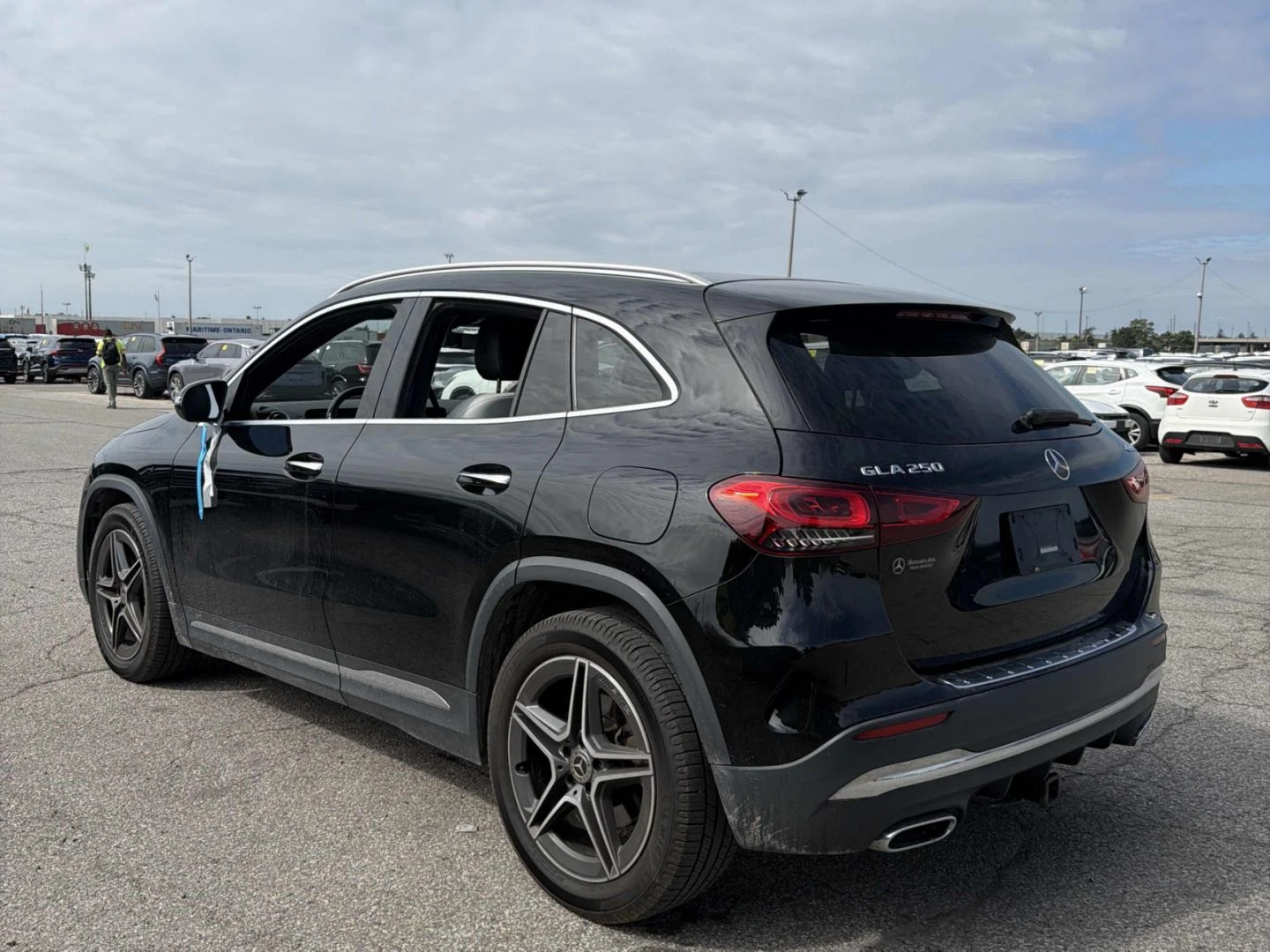 Mercedes-Benz GLA 250 AMG-pack* Night-pack* CarPlay* Подгрев* Пано, снимка 5 - Автомобили и джипове - 56203876