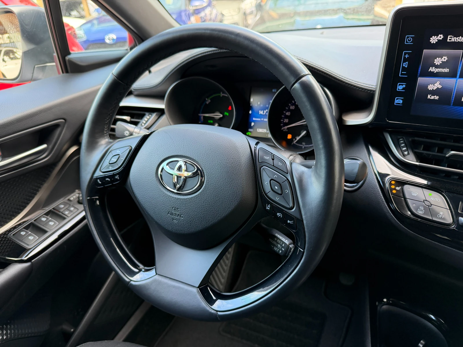 Toyota C-HR 1.8I* СЕРВИЗНА КНИЖКА* ПЪЛНА  ИСТОРИЯ В ТОЙОТА, снимка 12 - Автомобили и джипове - 56233744