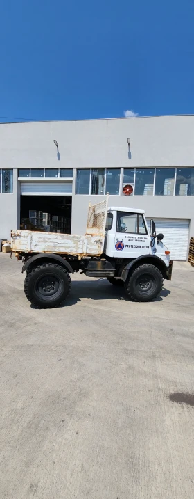     Mercedes-Benz UNIMOG / 