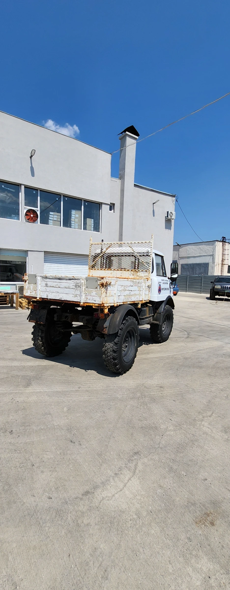 Mercedes-Benz UNIMOG Снегорин/Самосвал  - изображение 3