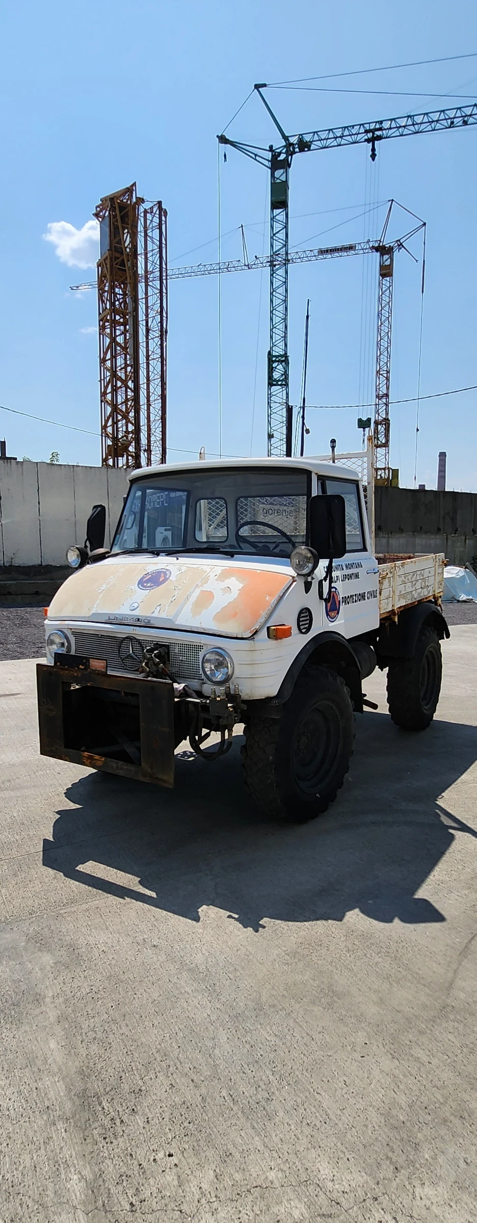 Mercedes-Benz UNIMOG Снегорин/Самосвал  - изображение 7