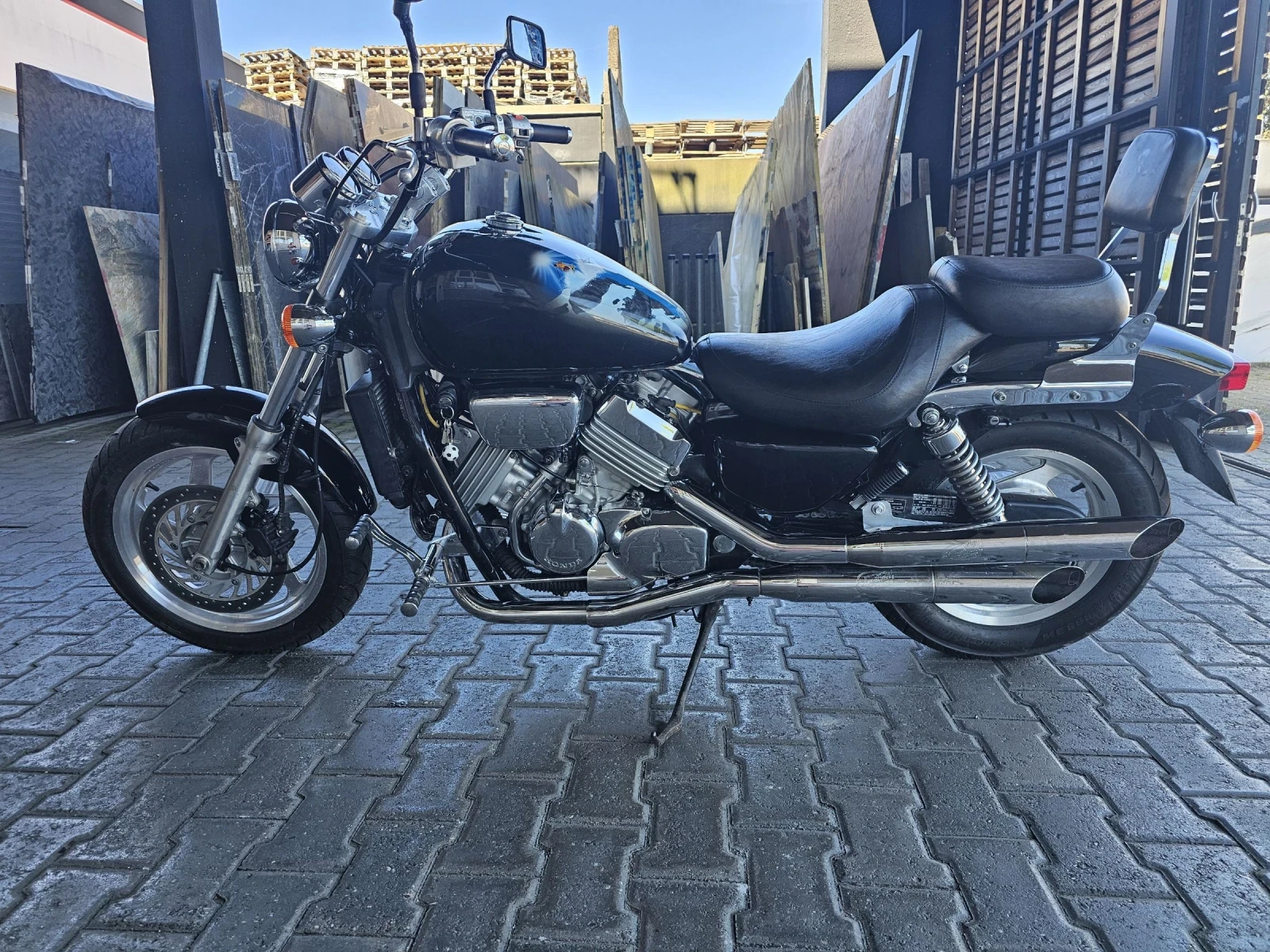 Honda Magna VF750C 