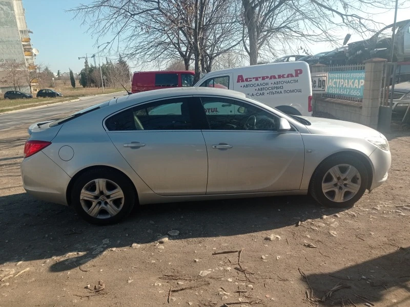 Opel Insignia, снимка 3 - Автомобили и джипове - 39119684