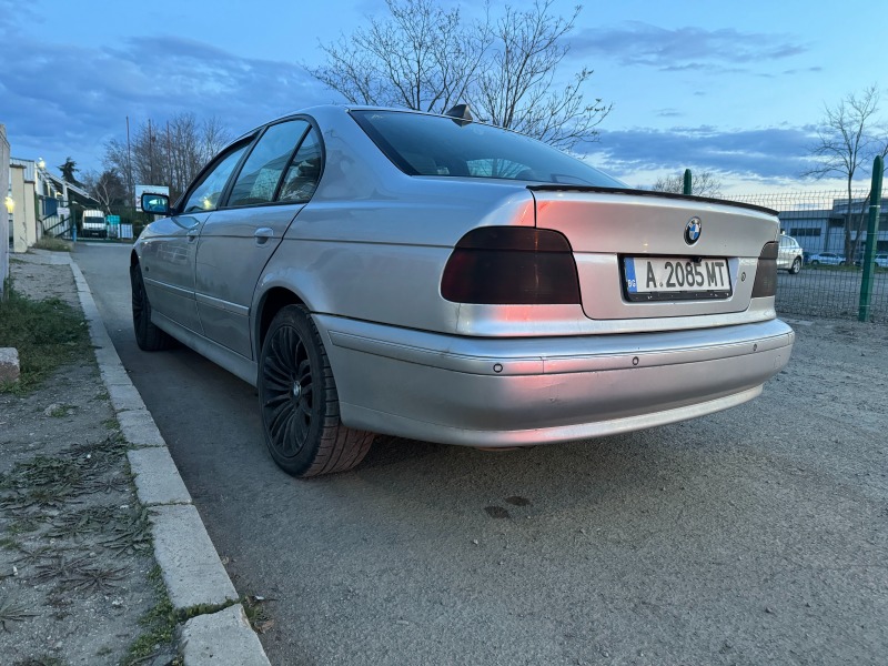 BMW 520, снимка 6 - Автомобили и джипове - 45353036