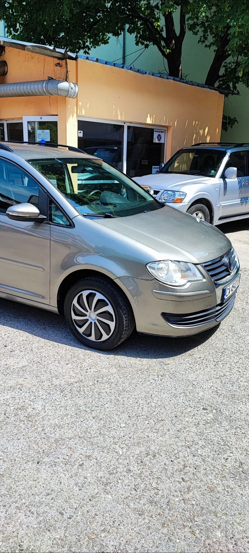 VW Touran ПОДГРЕВ, КОЖА, 6СК., АВТОПИЛОТ , снимка 4 - Автомобили и джипове - 48561614