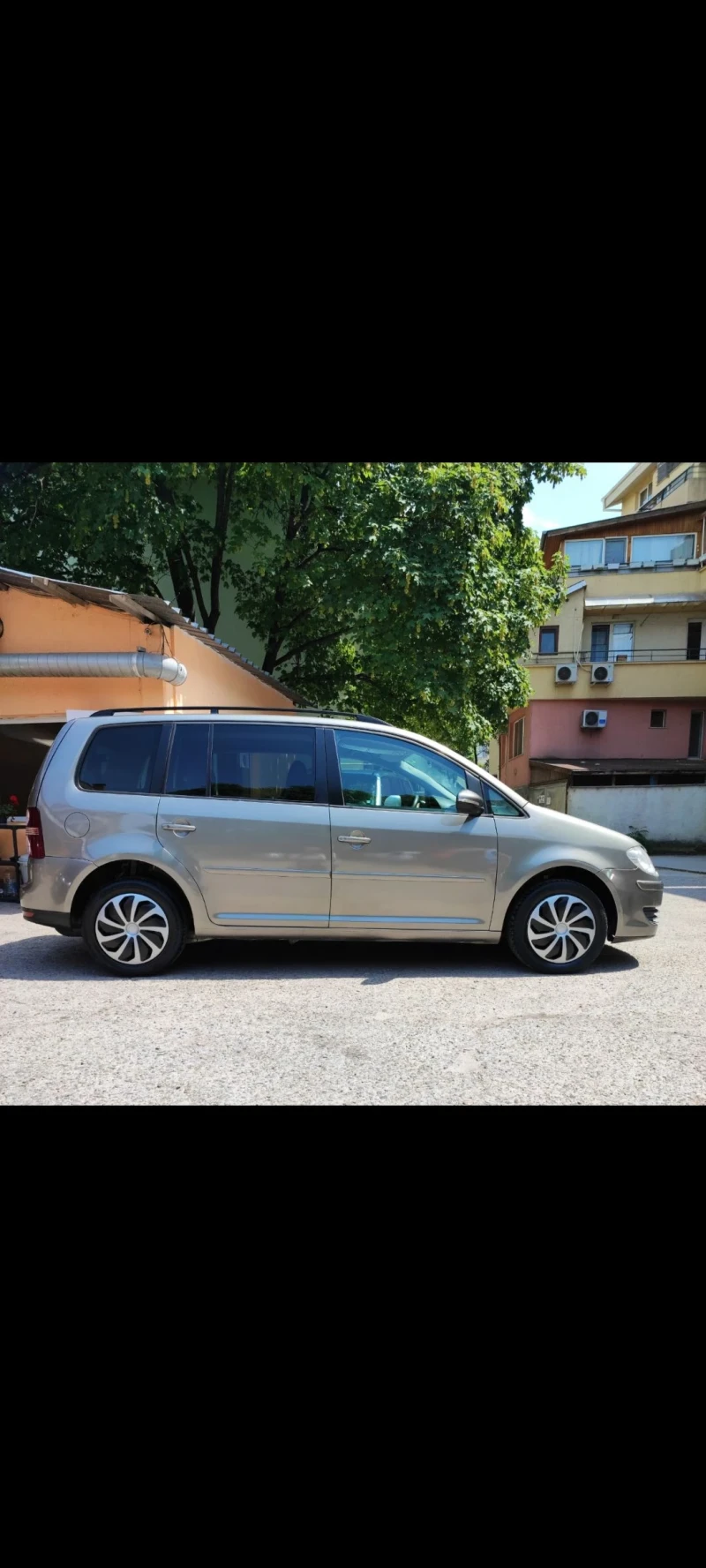 VW Touran ПОДГРЕВ, КОЖА, 6СК., АВТОПИЛОТ , снимка 6 - Автомобили и джипове - 48561614