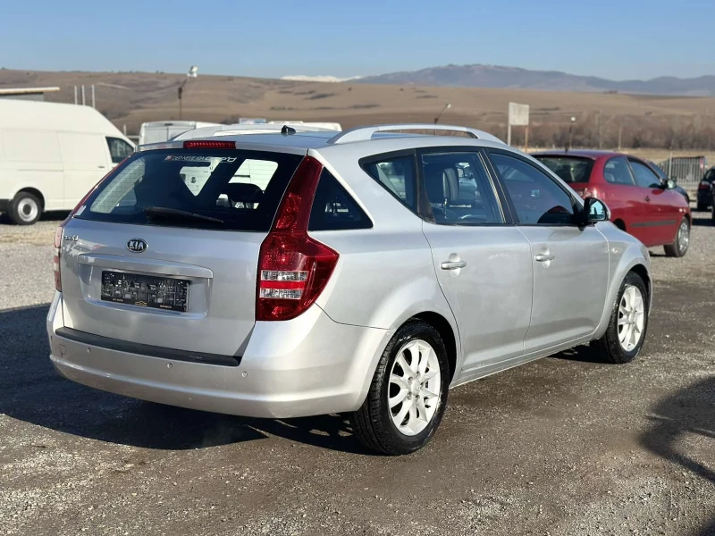 Kia Ceed, снимка 5 - Автомобили и джипове - 49230362