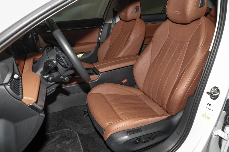 Skoda Superb 2.0TSI* 4WD* SPORT-LINE* DISTR* HEAD-UP* PANO* 360, снимка 9 - Автомобили и джипове - 51210379