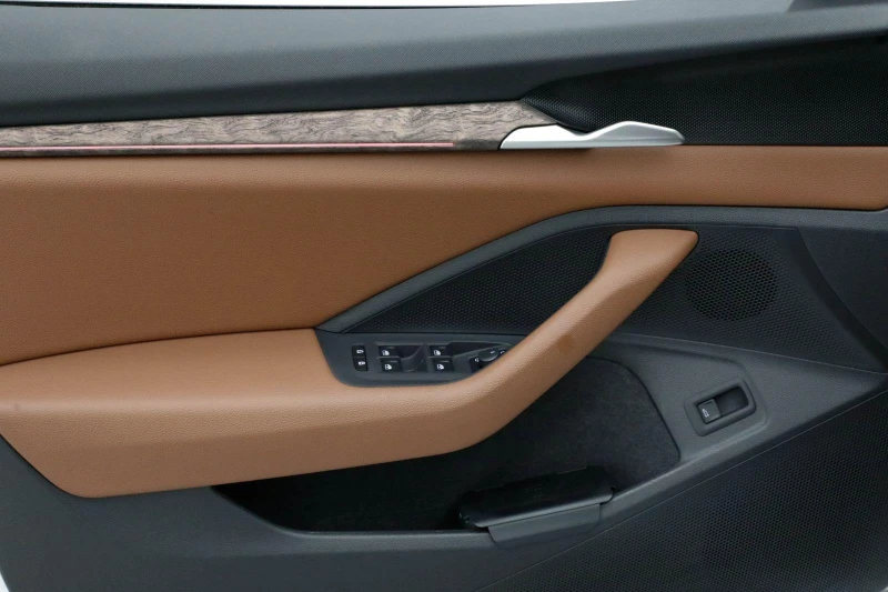 Skoda Superb 2.0TSI* 4WD* SPORT-LINE* DISTR* HEAD-UP* PANO* 360, снимка 8 - Автомобили и джипове - 51210379