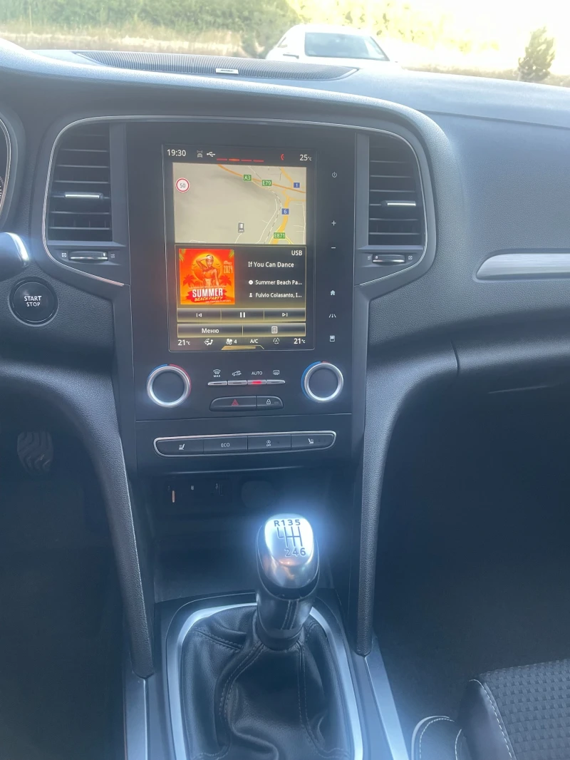 Renault Megane Grandtour , снимка 9 - Автомобили и джипове - 52439852