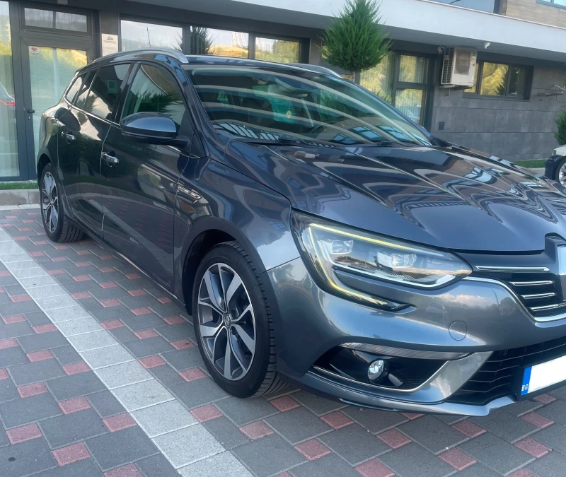 Renault Megane Grandtour , снимка 3 - Автомобили и джипове - 52439852
