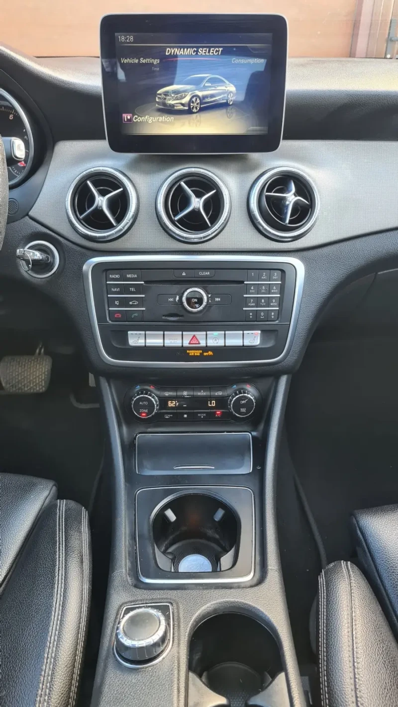 Mercedes-Benz CLA 250 * 4MATIC * Панорама * Rear Camera * Подгрев , снимка 8 - Автомобили и джипове - 52645433