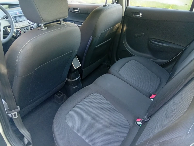 Hyundai I20, снимка 7 - Автомобили и джипове - 52777609