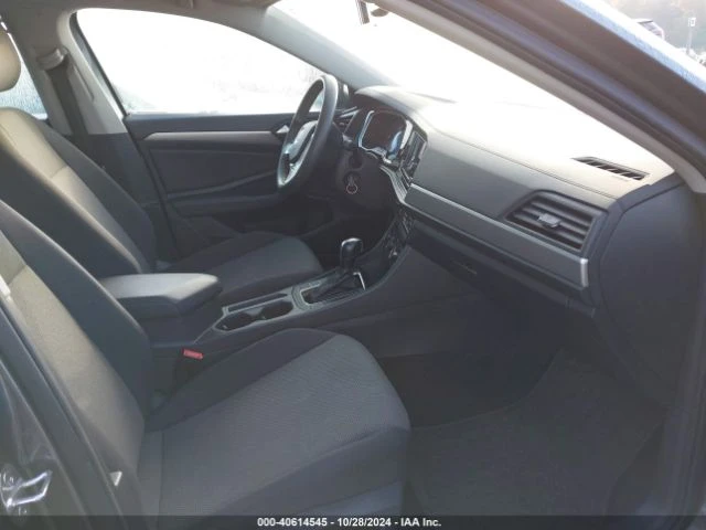 VW Jetta 1.4T S, снимка 10 - Автомобили и джипове - 48379872