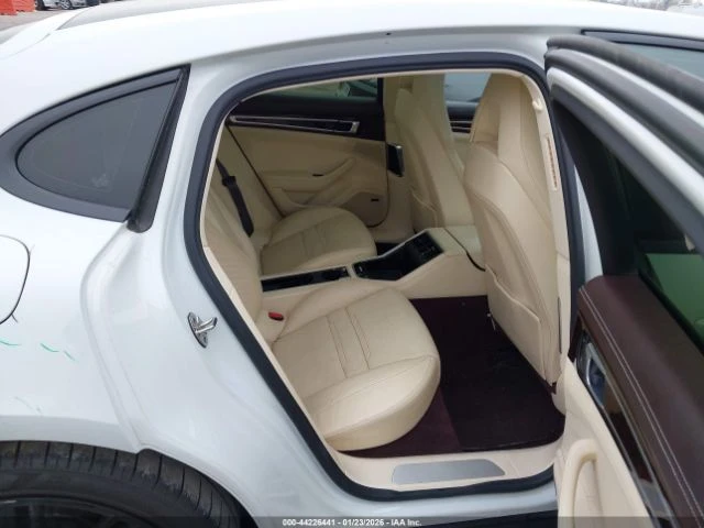 Porsche Panamera 4* 3.0L 330HP* CAFAX* ВИДЕО НА МОТОРА, снимка 11 - Автомобили и джипове - 53759947