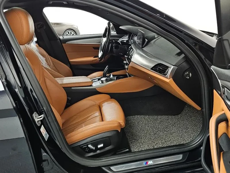 BMW 530 XDRIVE MPACK, снимка 11 - Автомобили и джипове - 55790091