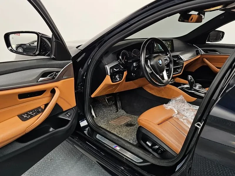BMW 530 XDRIVE MPACK, снимка 10 - Автомобили и джипове - 55790091