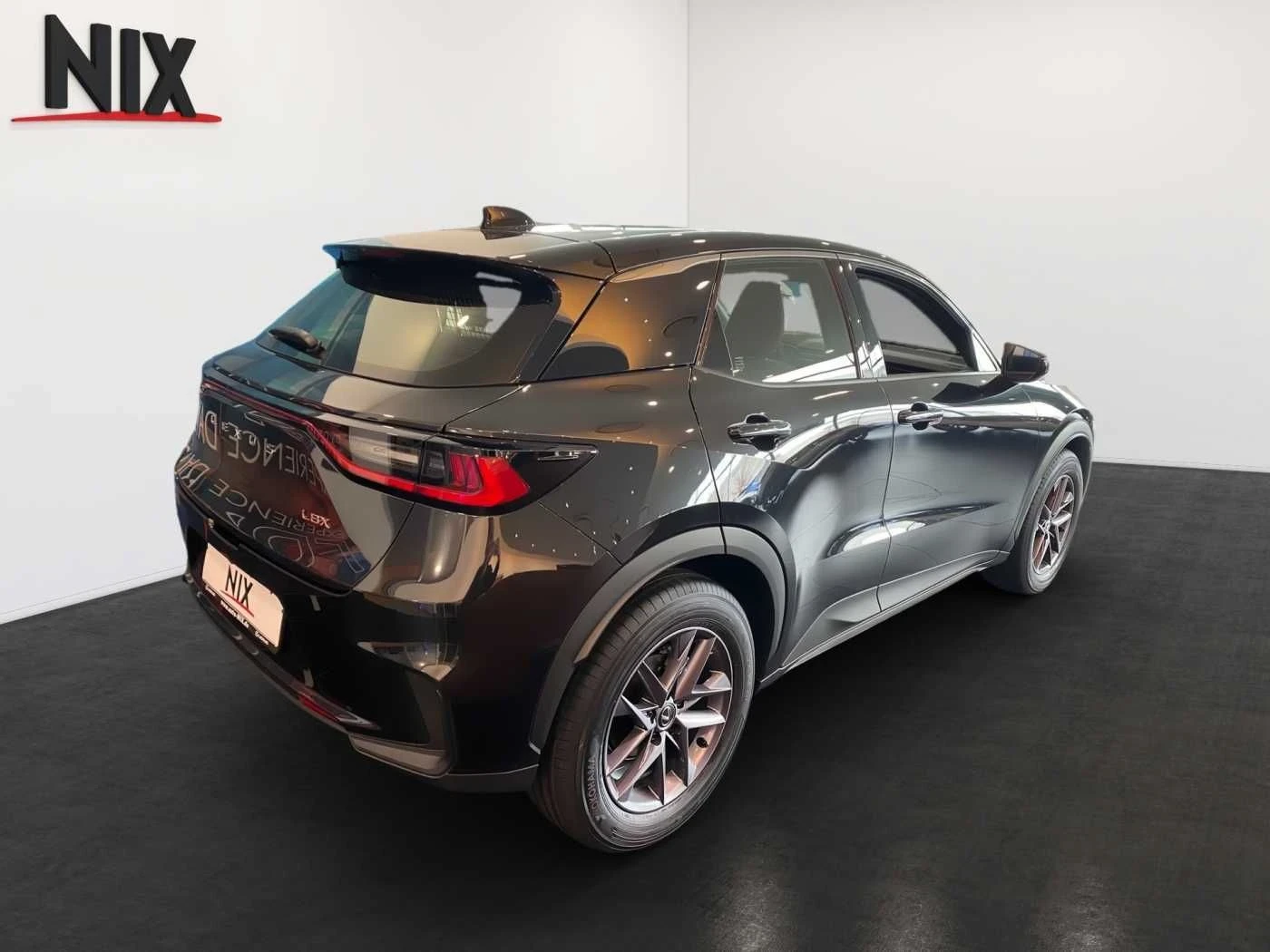 Lexus LBX  LBX 1.5 Hybrid LED ОЧАКВАН ВНОС NEW - изображение 4