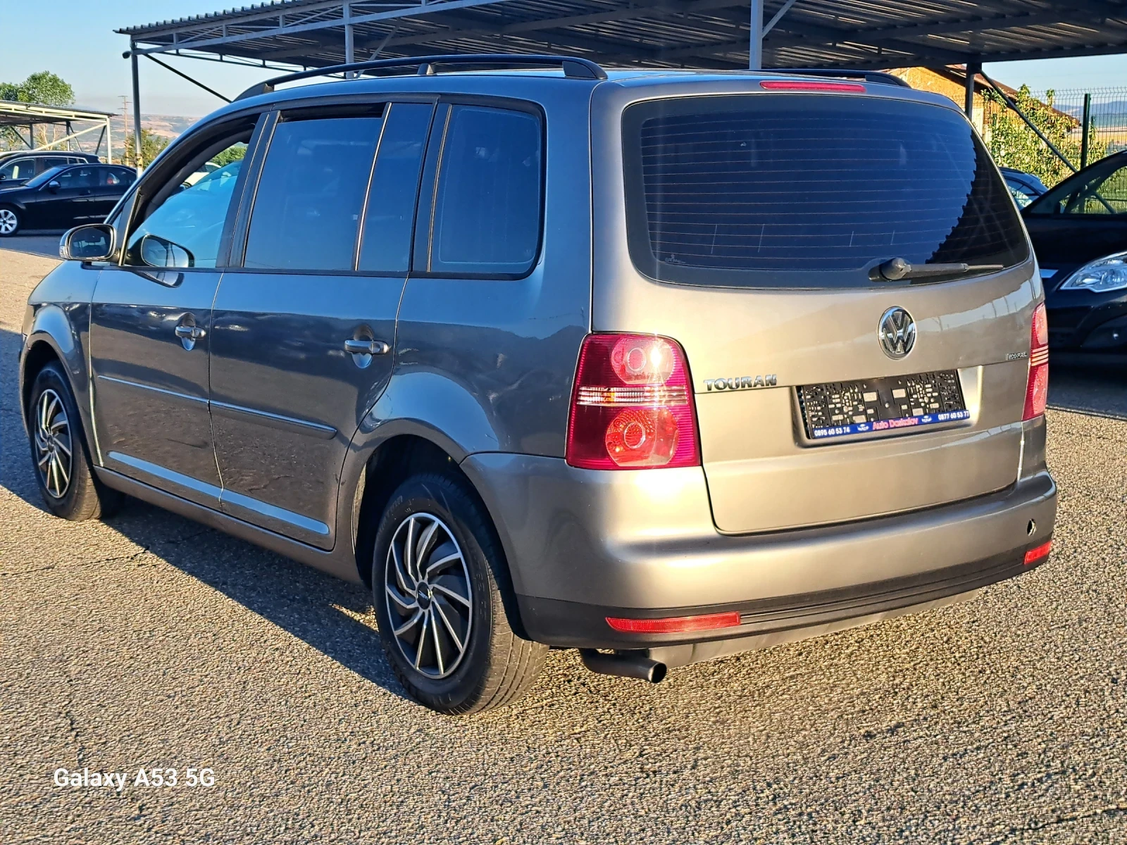 VW Touran 2, 0 ECOFUEL  - изображение 7