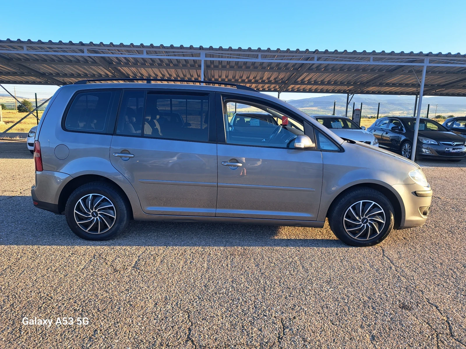 VW Touran 2, 0 ECOFUEL  - изображение 4