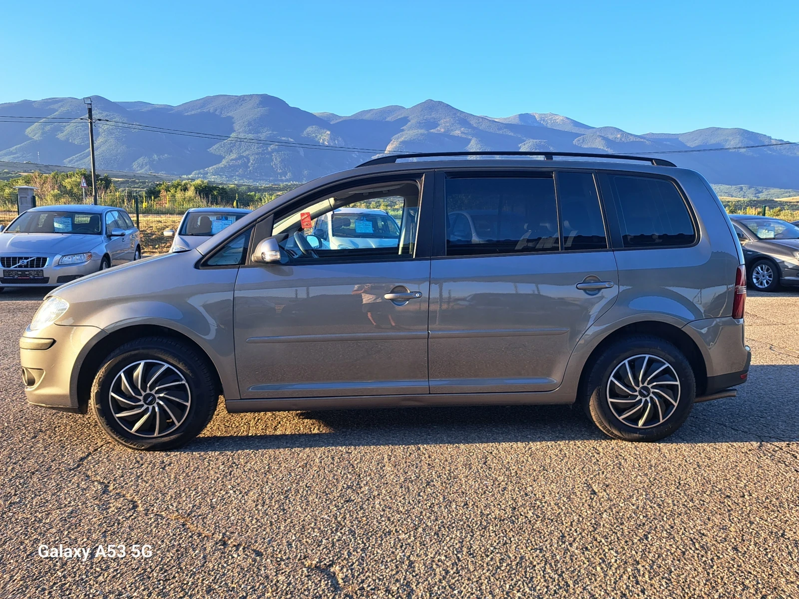 VW Touran 2, 0 ECOFUEL  - изображение 6
