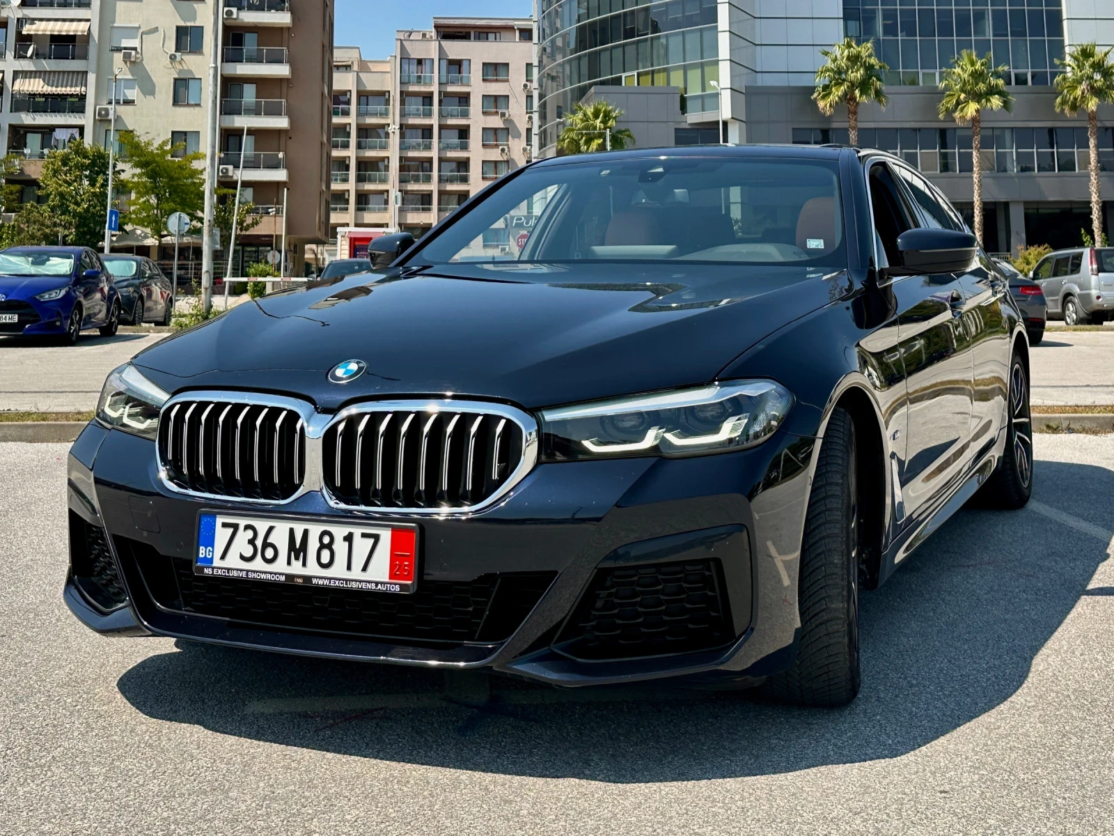 BMW 530 d xDrive 2023 FULL M Luxury Sport ПЪЛНА ИСТОРИЯ  - изображение 3
