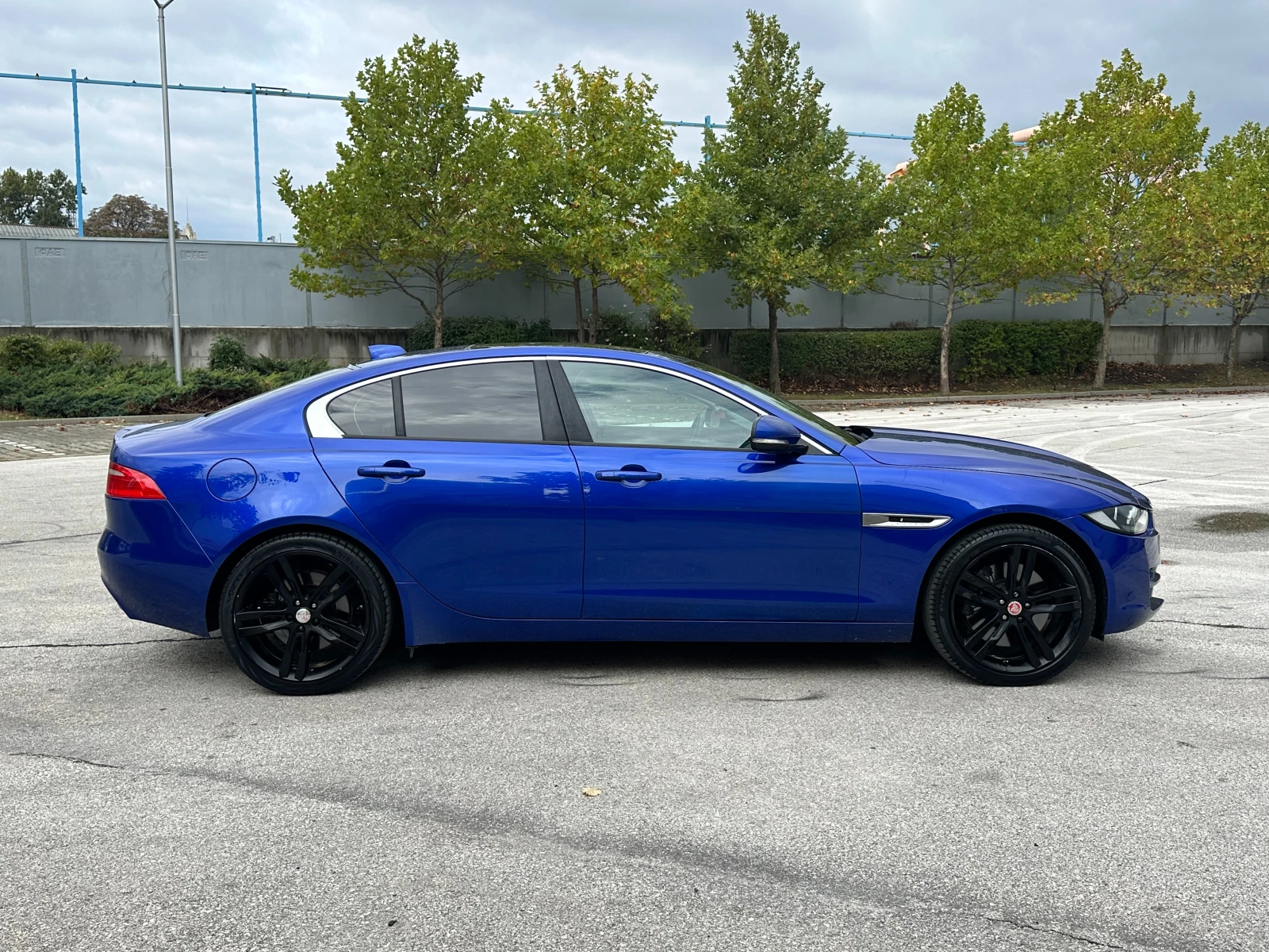 Jaguar XE Supercharged 3.0i 340 к.с. 4x4 - изображение 5