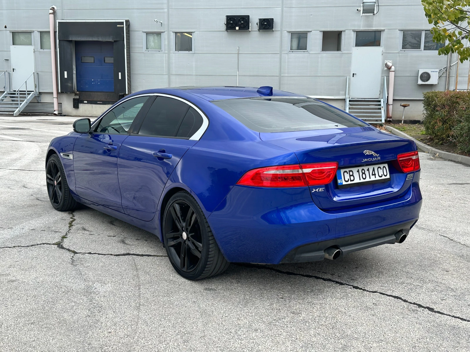 Jaguar XE Supercharged 3.0i 340 к.с. 4x4 - изображение 3