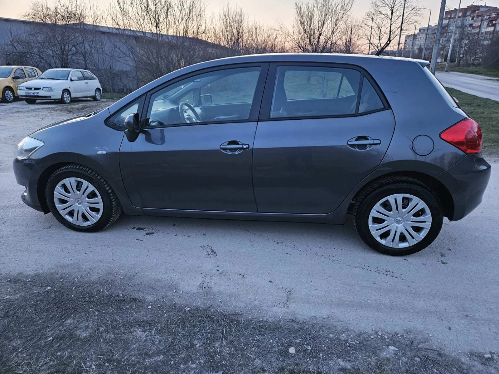Toyota Auris 2.0 126к.с., снимка 7 - Автомобили и джипове - 53879880