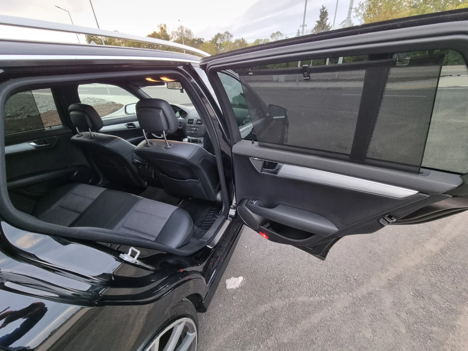 Mercedes-Benz C 200 AMG пакет , снимка 10 - Автомобили и джипове - 54265961