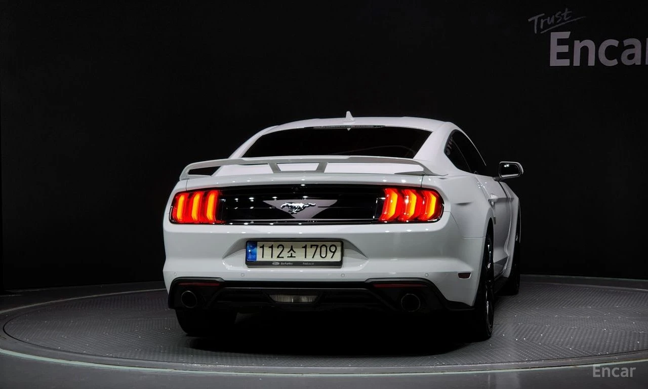 Ford Mustang 2.3* ECO* BOOST* ОБДУХВАНЕ* ДИГИТАЛНО* ТАБЛО* , снимка 4 - Автомобили и джипове - 54818369