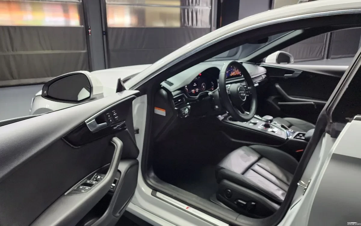 Audi A5 3.0 45TFSI Quattro Sportback, Distronic, HeadUp, П, снимка 9 - Автомобили и джипове - 54836103