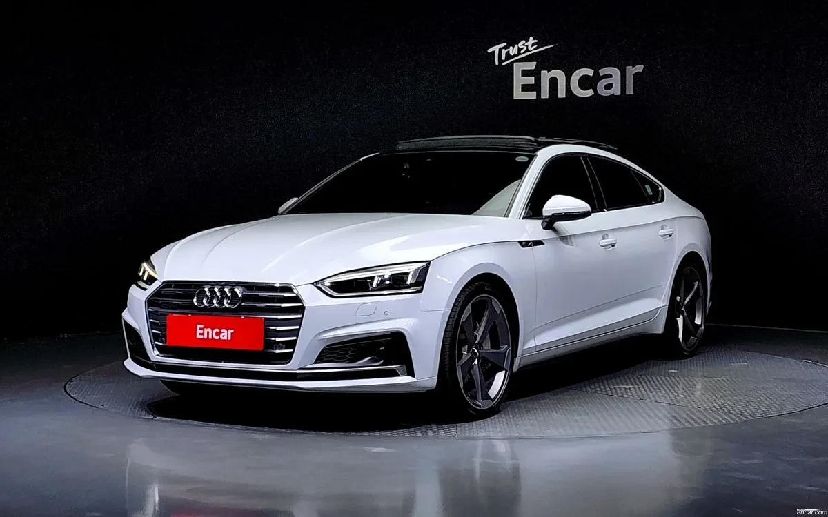 Audi A5 3.0 45TFSI Quattro Sportback, Distronic, HeadUp, П