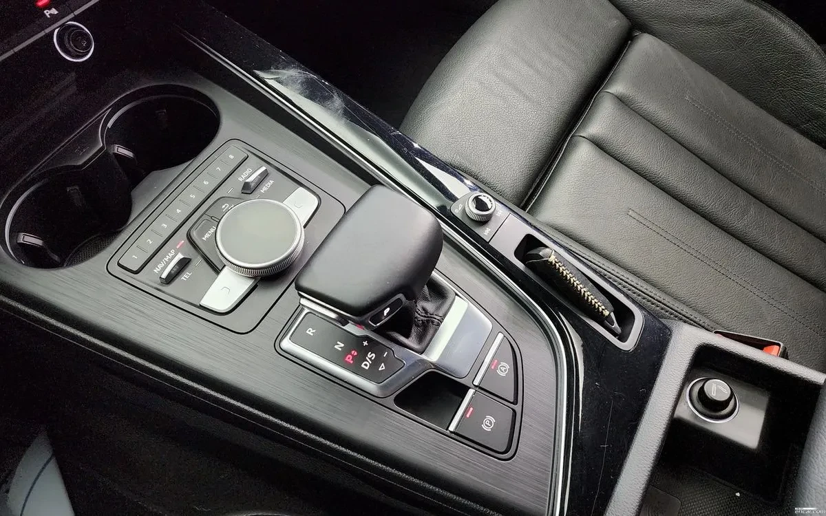Audi A5 3.0 45TFSI Quattro Sportback, Distronic, HeadUp, П, снимка 8 - Автомобили и джипове - 54836103