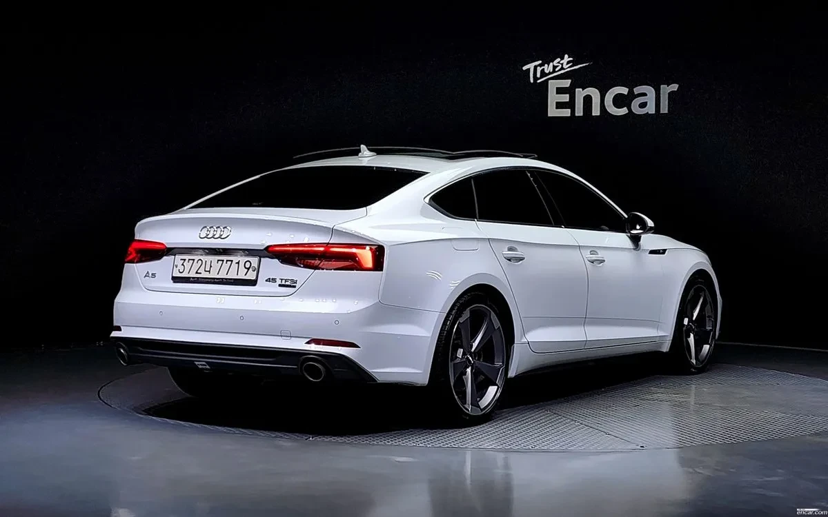 Audi A5 3.0 45TFSI Quattro Sportback, Distronic, HeadUp, П, снимка 2 - Автомобили и джипове - 54836103
