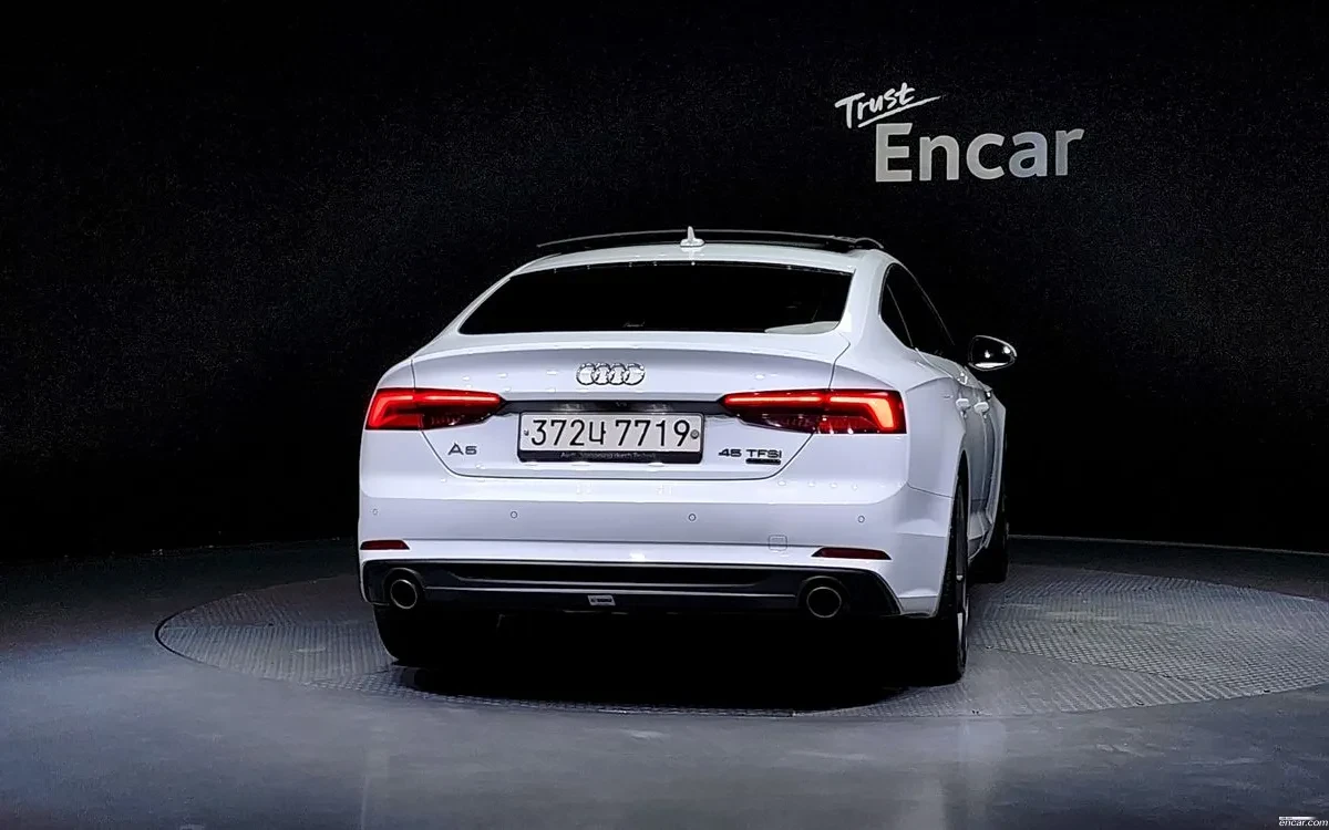 Audi A5 3.0 45TFSI Quattro Sportback, Distronic, HeadUp, П, снимка 4 - Автомобили и джипове - 54836103