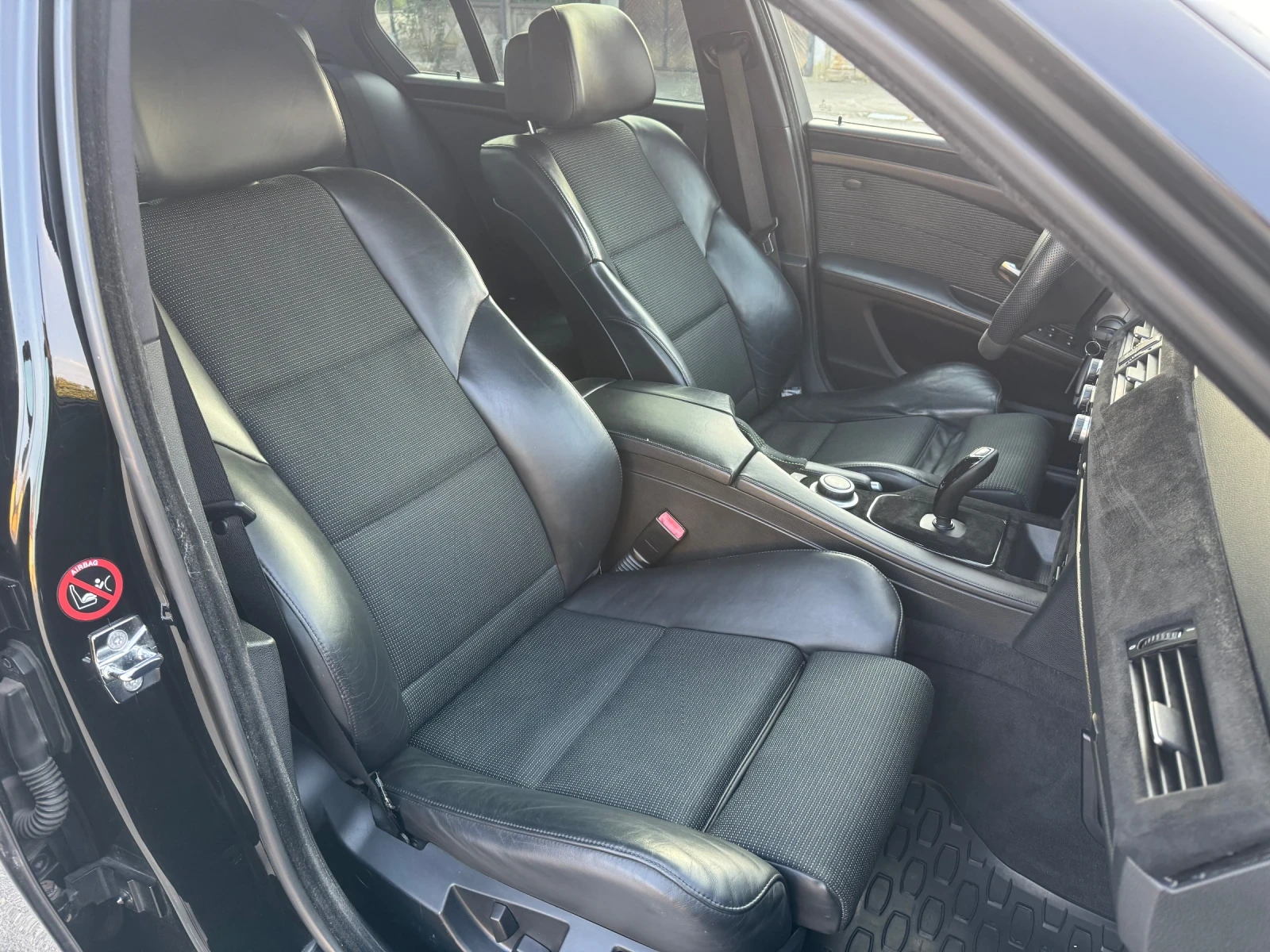 BMW 530 Вакуум* Хедъп* Дистроник, снимка 13 - Автомобили и джипове - 55892694