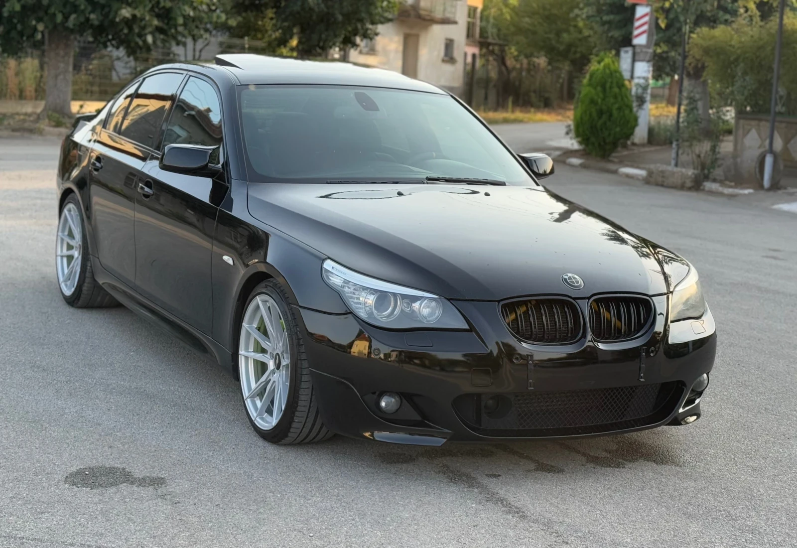 BMW 530 Вакуум* Хедъп* Дистроник, снимка 9 - Автомобили и джипове - 55892694