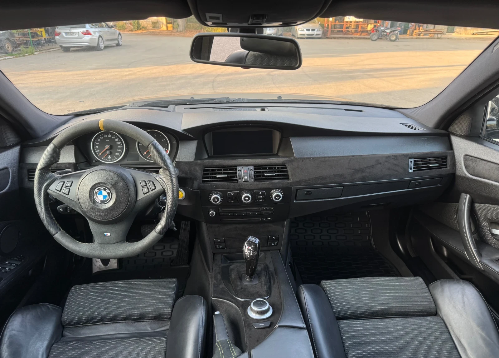 BMW 530 Вакуум* Хедъп* Дистроник, снимка 12 - Автомобили и джипове - 55892694