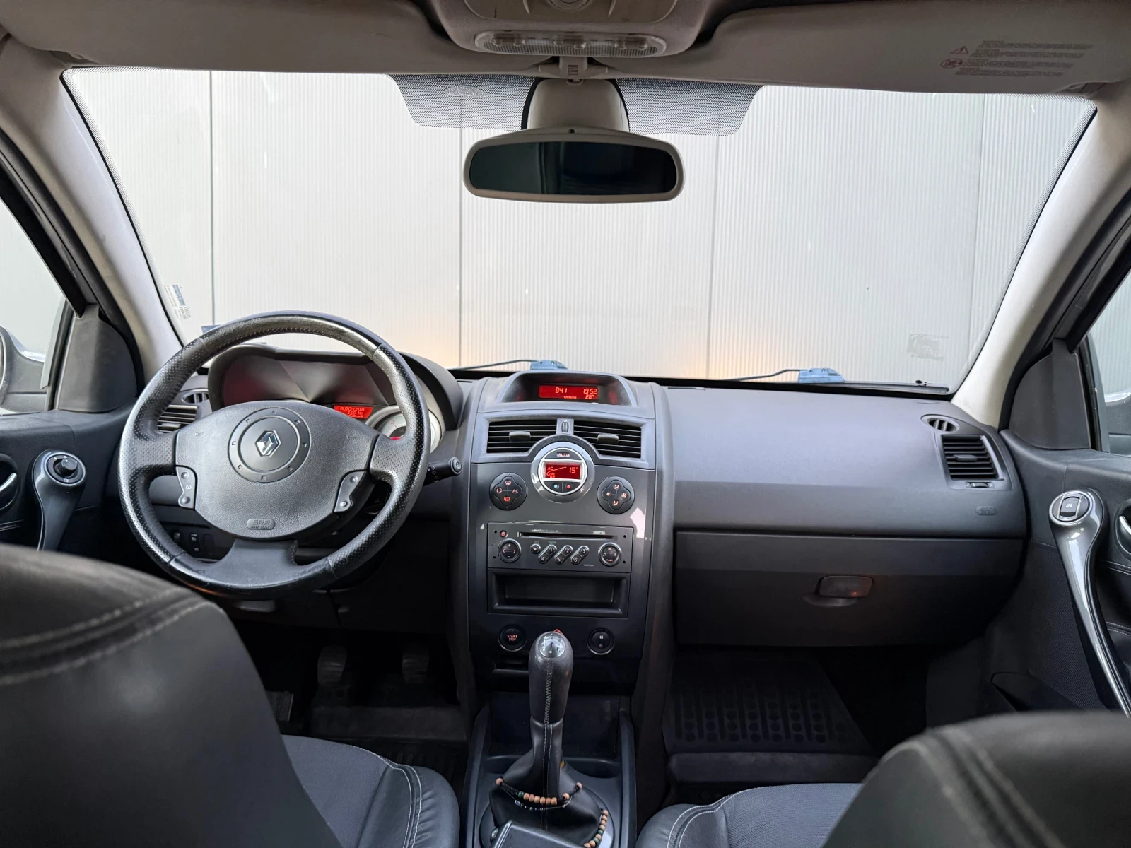 Renault Megane, снимка 7 - Автомобили и джипове - 55966713