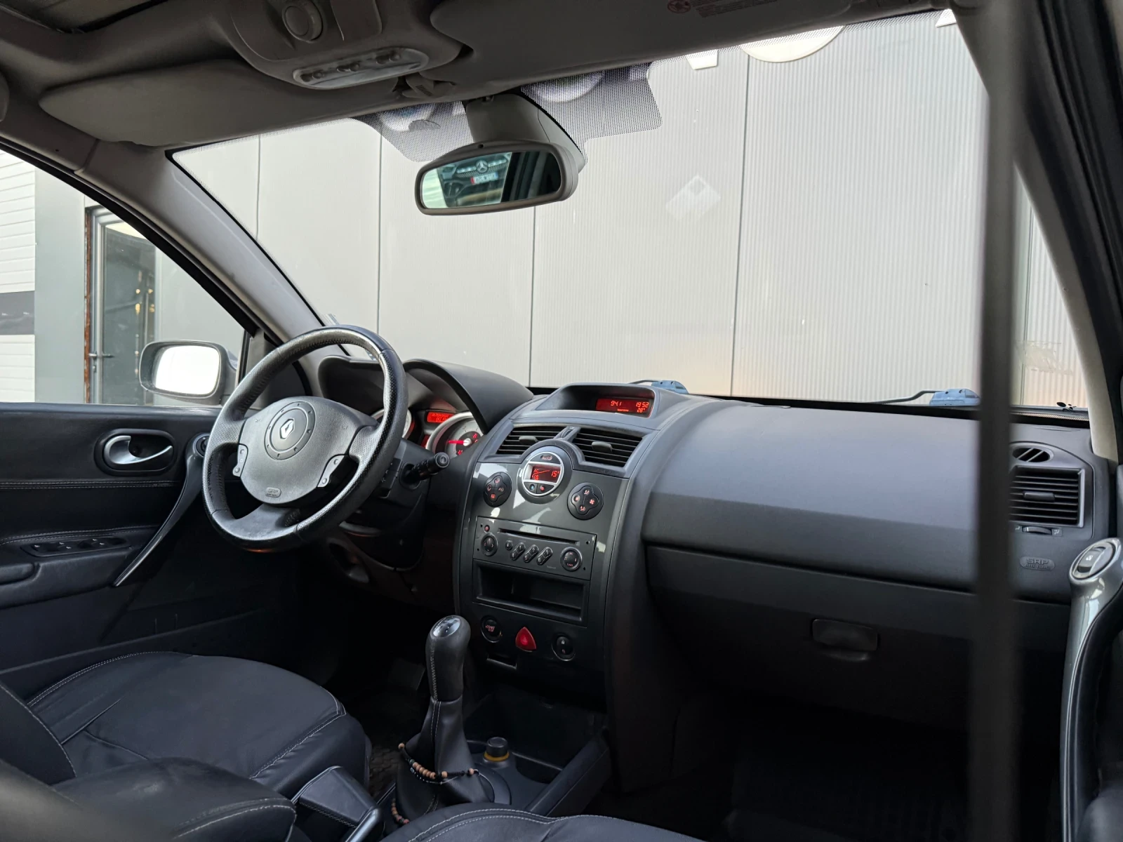 Renault Megane, снимка 8 - Автомобили и джипове - 55966713