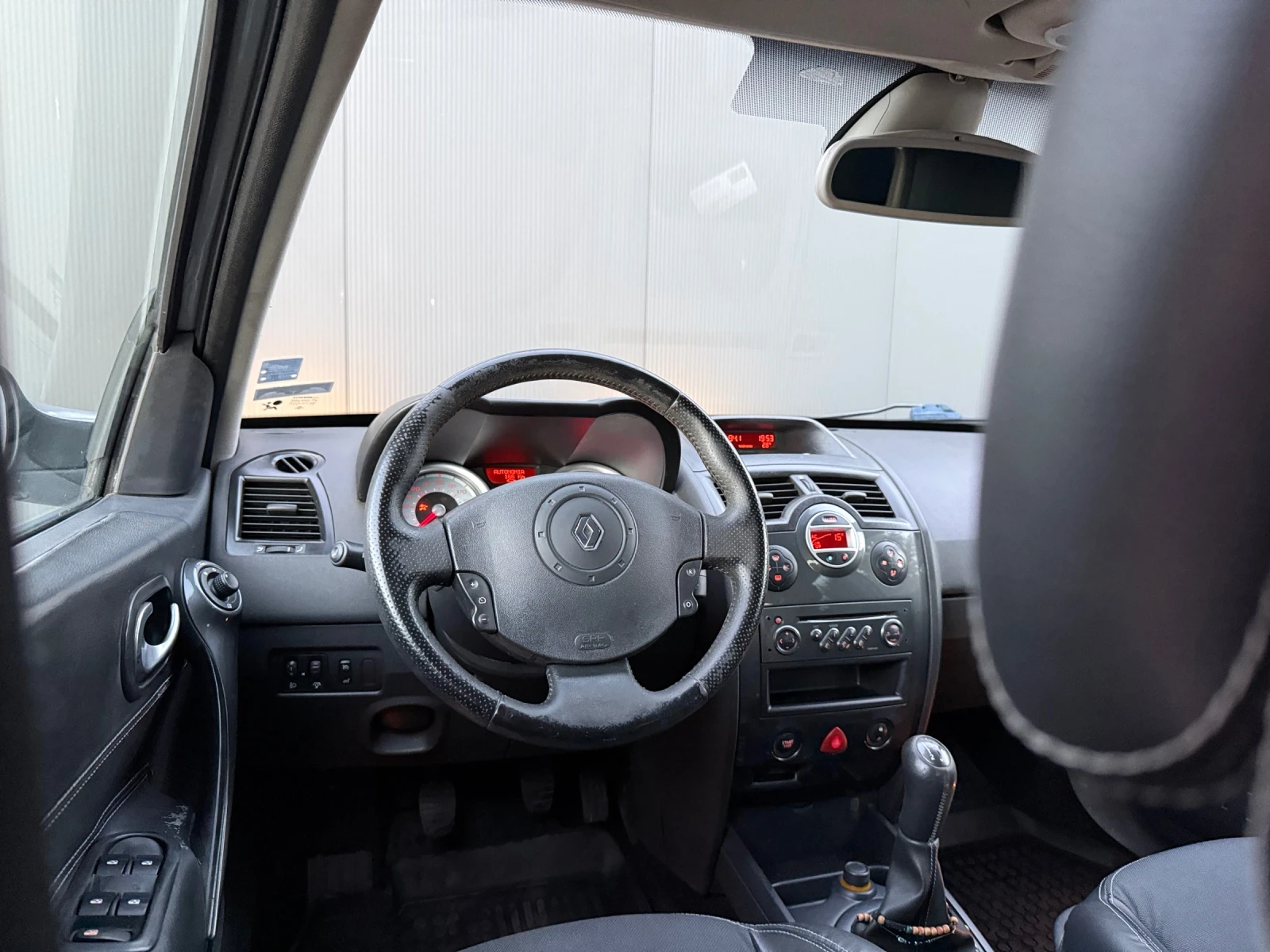 Renault Megane, снимка 6 - Автомобили и джипове - 55966713
