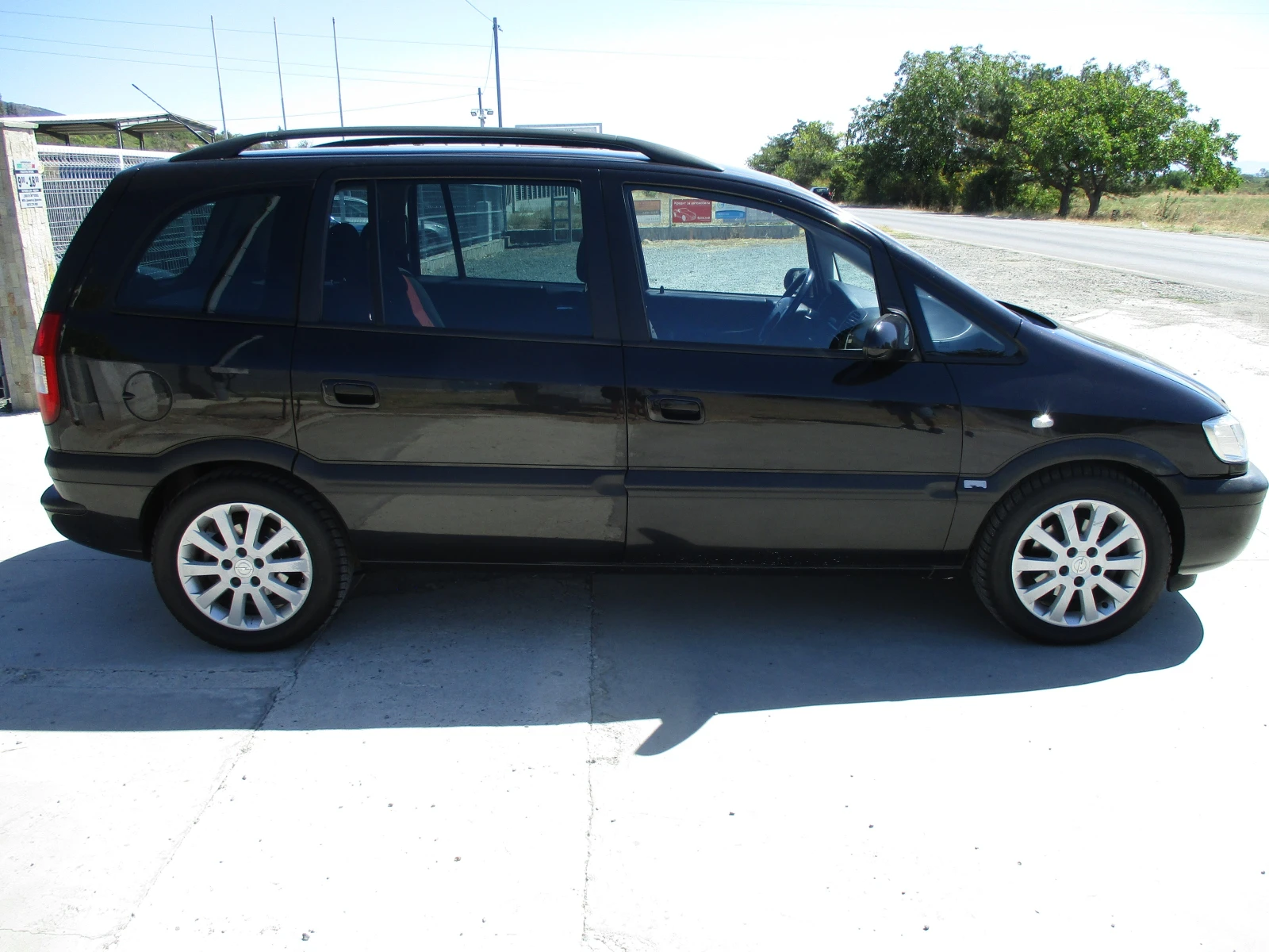 Opel Zafira 2.2/ДИЗЕЛ/125кс./7-МЕСТА/КАТО НОВА/, снимка 3 - Автомобили и джипове - 56004534