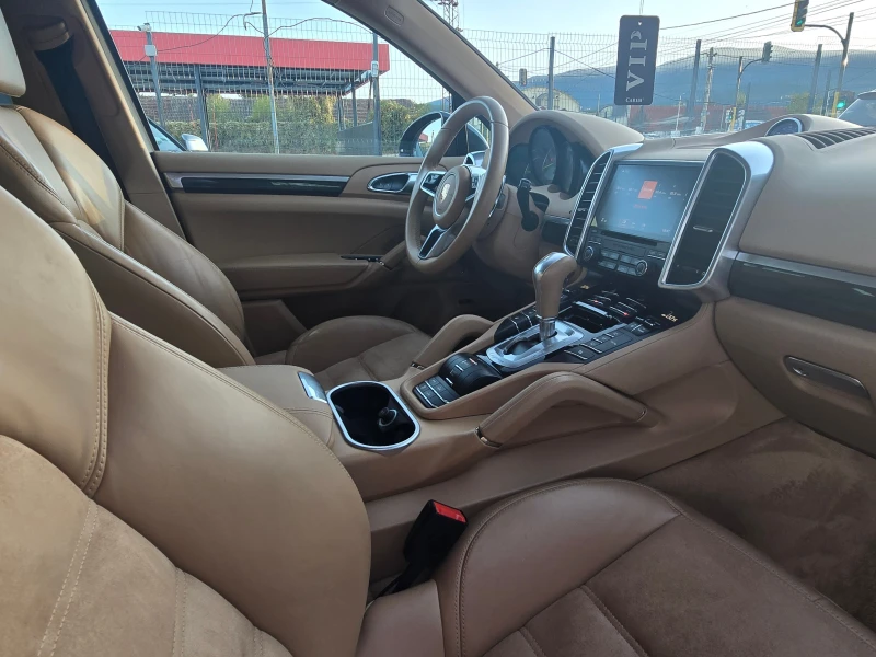 Porsche Cayenne S 3.0i/E-Hybrid/ AWD/ Лизинг, снимка 15 - Автомобили и джипове - 51909312