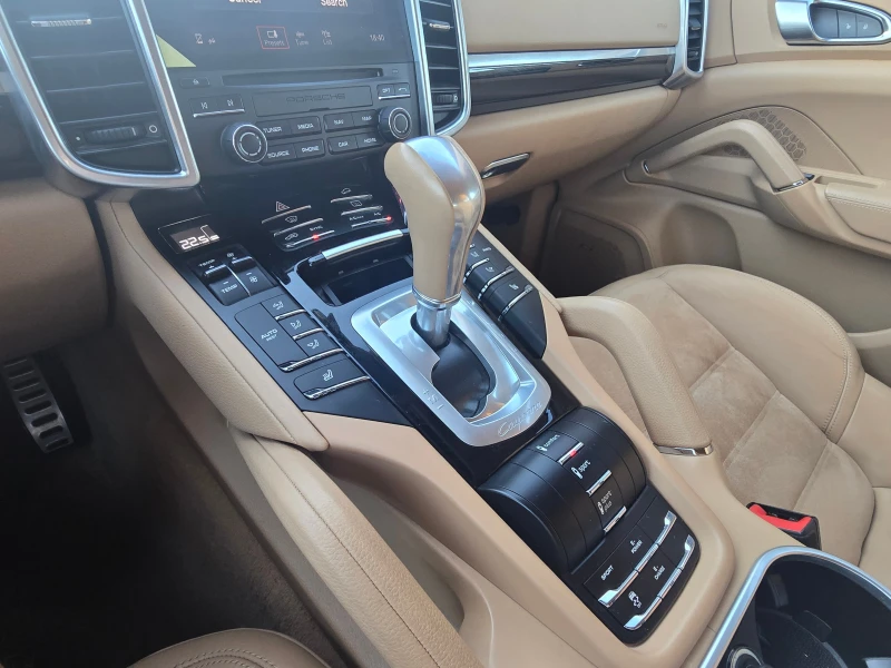 Porsche Cayenne S 3.0i/E-Hybrid/ AWD/ Лизинг, снимка 12 - Автомобили и джипове - 51909312
